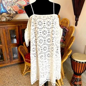 SOLITAIRE Knee Length Spaghetti Strap White Lace Dress! NEW! Drop sleeve. Large